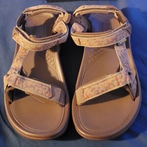 Women Teva Sandals  size:9